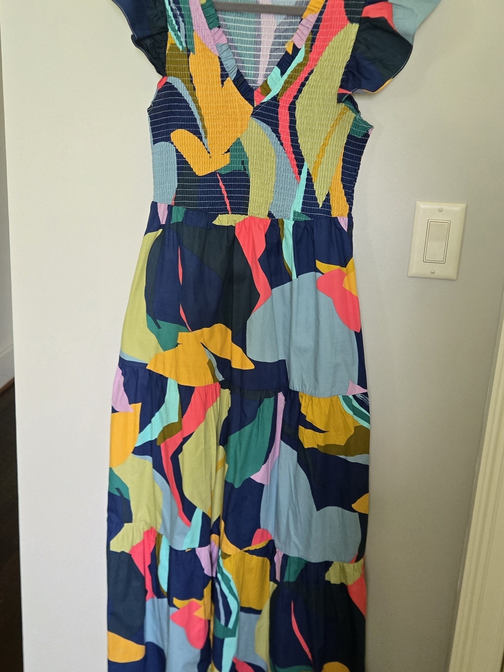 Sugarlips Multicolor V-Neck Tiered Midi Dress in Gia Abstract Print Size Small